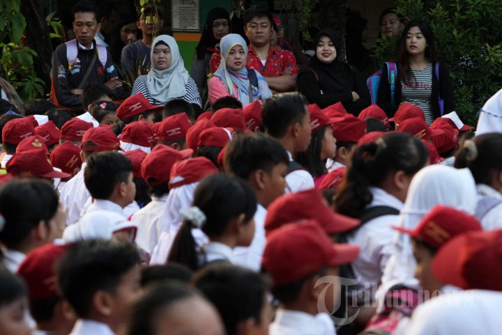 Hari Pertama Masuk Sekolah Usai Idul Fitri