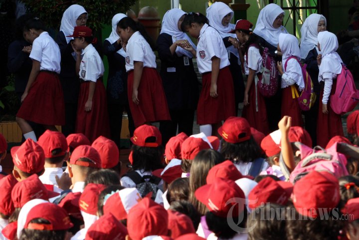 Hari Pertama Masuk Sekolah Usai Idul Fitri