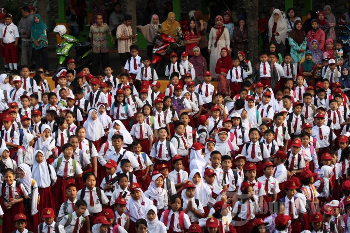 Hari Pertama Masuk Sekolah Usai Idul Fitri