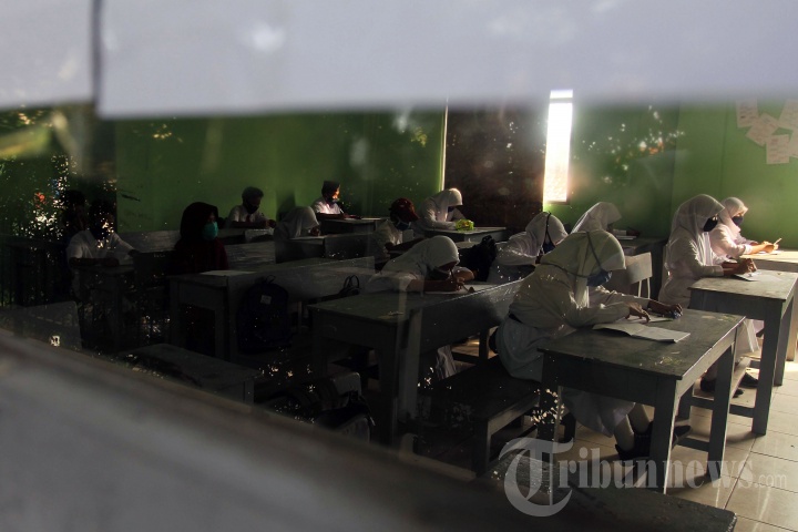 Hari Pertama Pengenalan Lingkungan Sekolah
