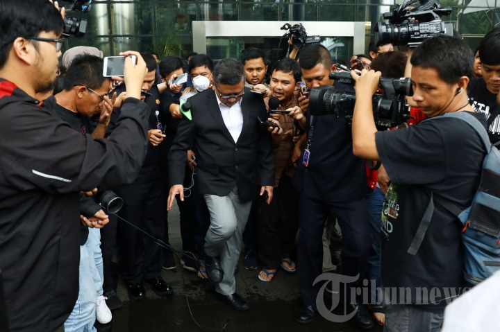 Hasto Kristiyanto Diperiksa KPK