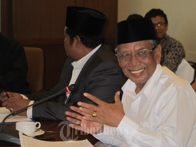 Mantan Ketua PB Nahdlatul Ulama, Hasyim Muzadi Dalam diskusi Harian Kompas-Muslimat Nahdltul Ulama 