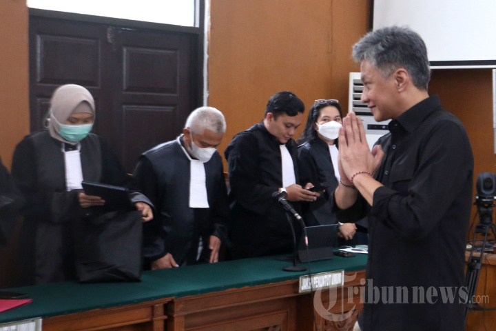 Hendra Kurniawan Divonis 3 Tahun Penjara