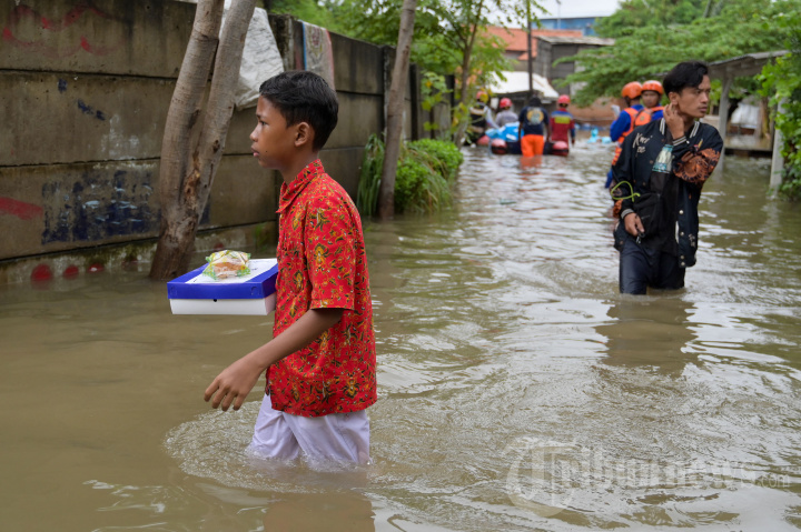 Hujan Sejak Dini Hari, Banjir Genangi Jakarta