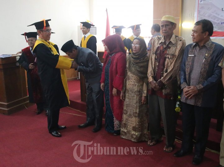 Huzaemah Ikut Ujian Doktor di Pascasarjana UIN Makassar