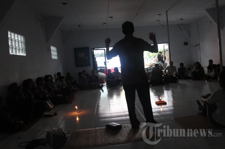 Ibadah Terakhir Umat Kristiani Kalijodo