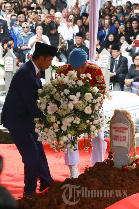 Ibu Ani Yudhoyono Dimakamkan di TMP Kalibata