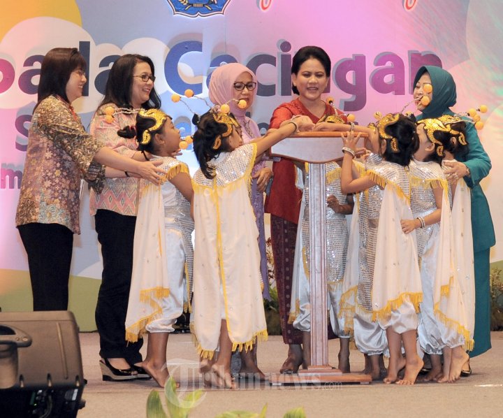 Ibu Negara Iriana Resmikan Gerakan Waspada Cacingan