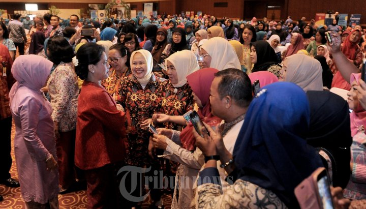 Ibu Negara Iriana Resmikan Gerakan Waspada Cacingan
