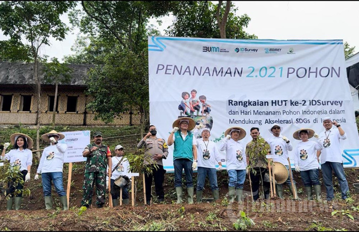 IDSurvey Tanam 2021 Pohon Pengurangan Emisi Gas Rumah Kaca