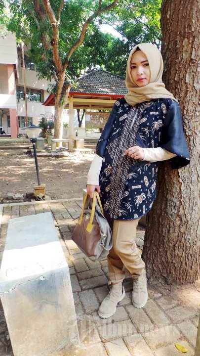 Ilustrasi Perawatan Rambut Bagi Wanita Berhijab