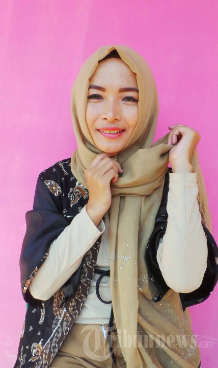 Ilustrasi Perawatan Rambut Bagi Wanita Berhijab
