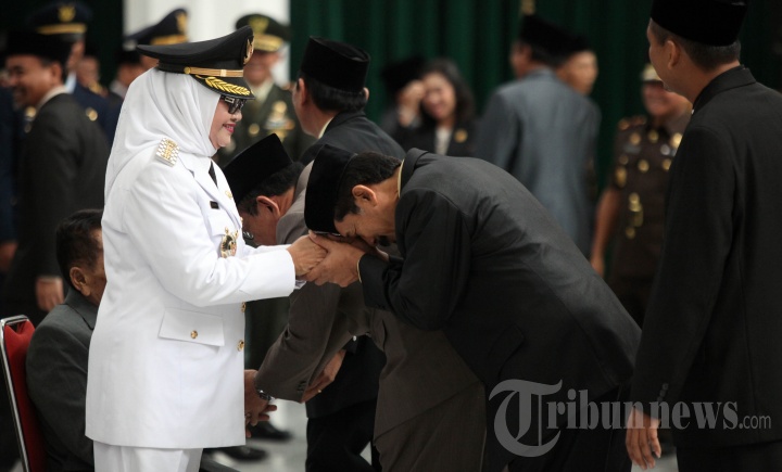 Imas Aryumningsih Dilantik Sebagai Bupati Subang