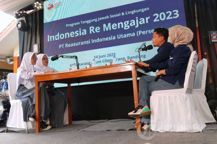 Indonesia Re Edukasi Pelajar SMA Karang Arum Pentingnya Berasuransi