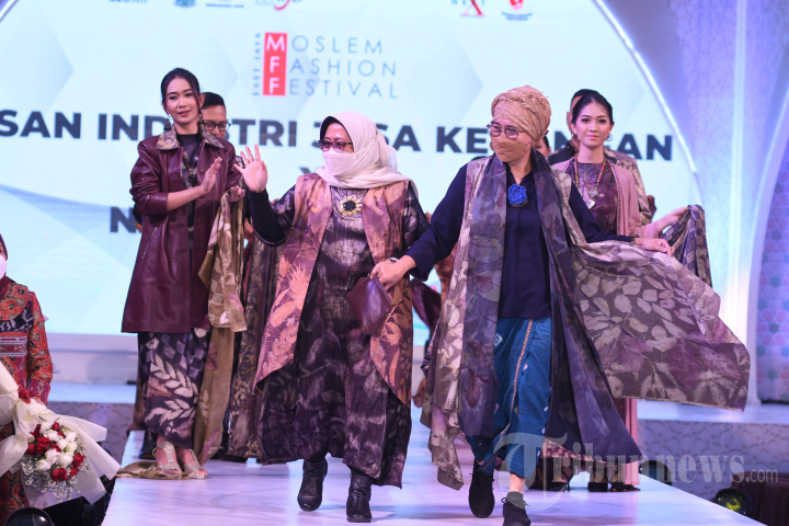 Insan Industri Jasa Keuangan Support UMKM