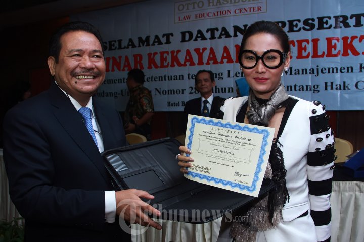 Inul Daratista Hadiri Seminar Hak Kekayaan Intelektual