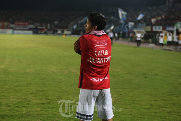 Irfan Bachdim Lakukan Selebrasi