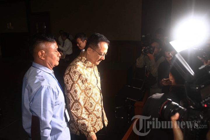 Irman Gusman Divonis Penjara 4 Tahun 6 Bulan