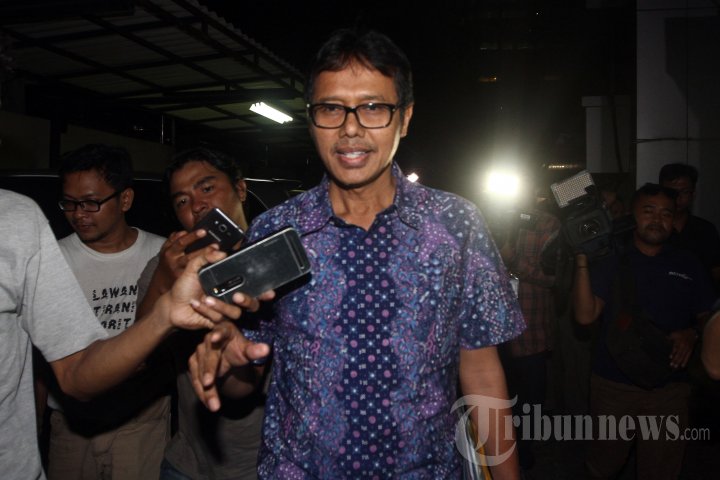 Irwan prayitno Diperiksa KPK Kasus Suap Proyek Jalan Sumbar