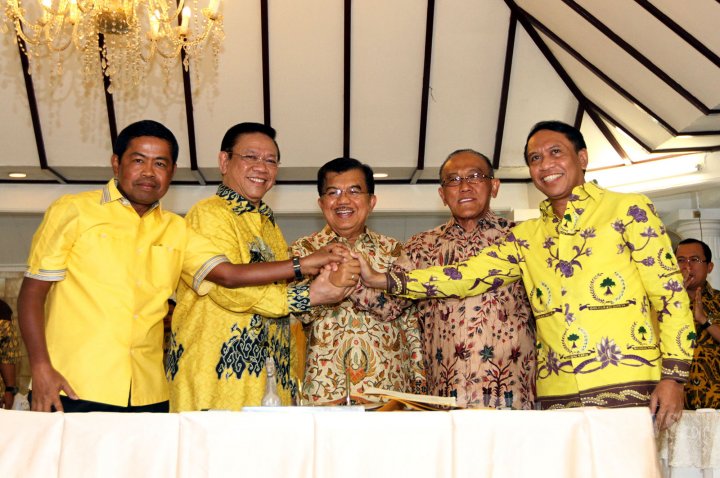 Islah Golkar Kubu Agung Laksono dan Aburizal Bakrie