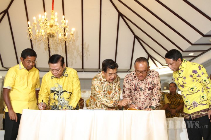 Islah Golkar Kubu Agung Laksono dan Aburizal Bakrie