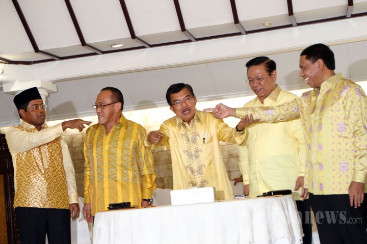 Islah Terbatas Kedua Partai Golkar