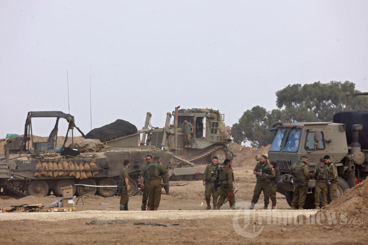 Israel Serang Gaza dari Dua Arah