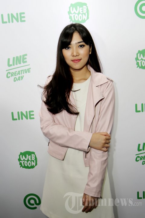 Isyana Sarasvati Diabadikan dalam Stiker Line