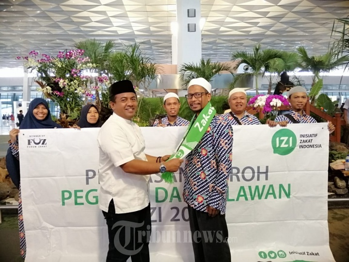 IZI Berangkatkan 7 Orang Untuk Umroh