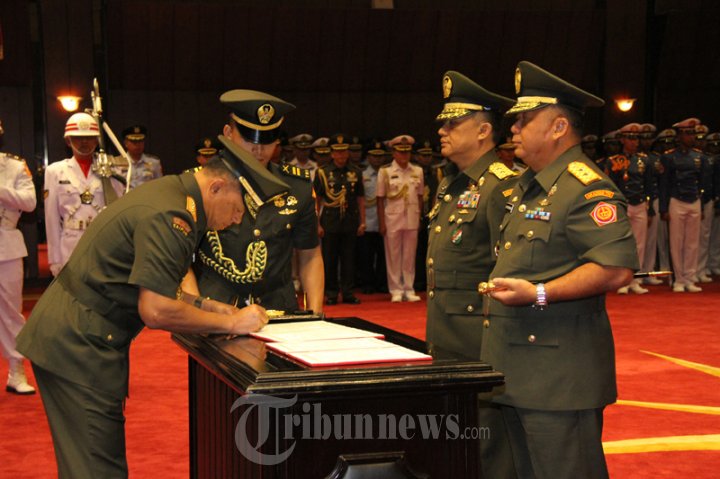 Jabatan Danjen Akademi TNI dan Kabais diserahterimakan