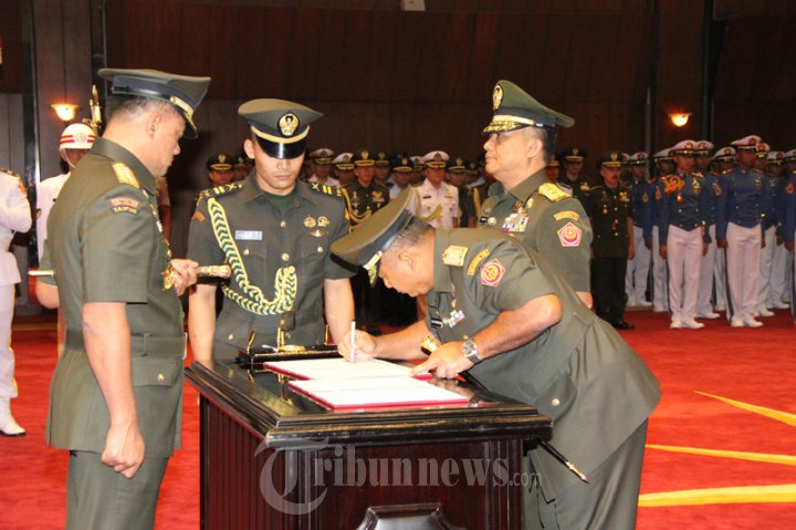 Jabatan Danjen Akademi TNI dan Kabais diserahterimakan