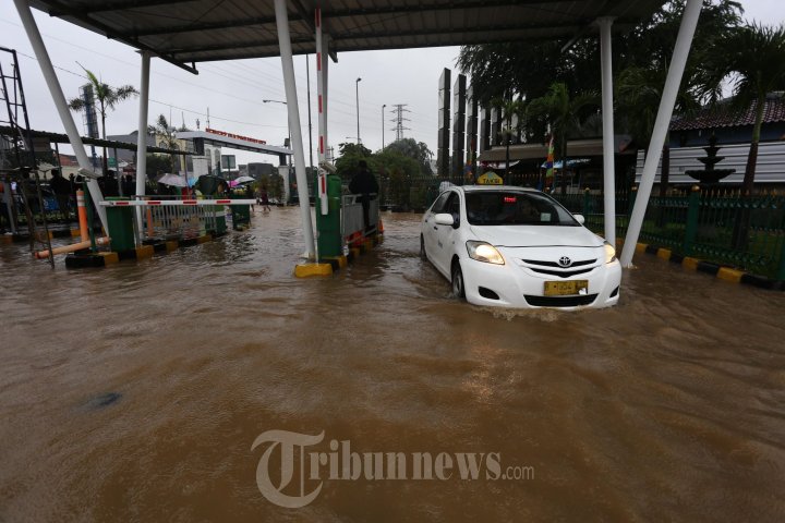Jakarta Dikepung Banjir