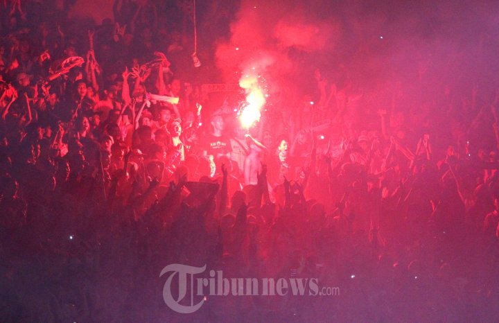 Jakmania Rayakan Kemenangan di Laga Trofeo Persija
