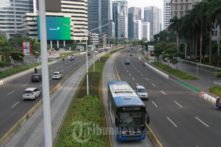 Jalan Jenderal Sudirman Lenggang Hari Pertama Lebaran