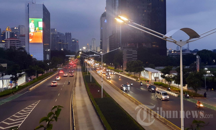Jalan Jendral Sudirman Jakarta Sepi Ditinggal Warga Mudik