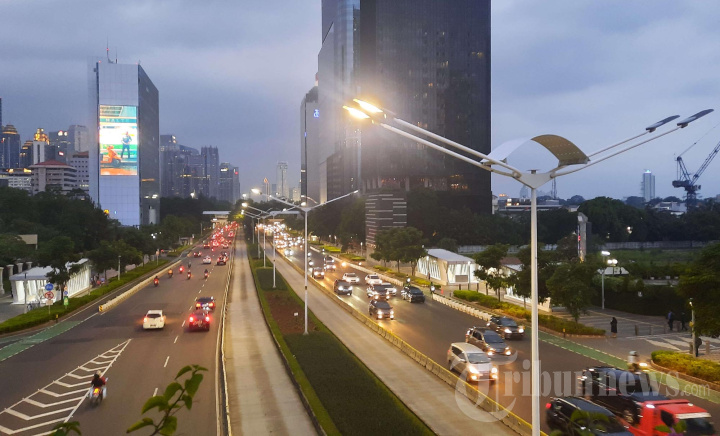 Jalan Jendral Sudirman Jakarta Sepi Ditinggal Warga Mudik