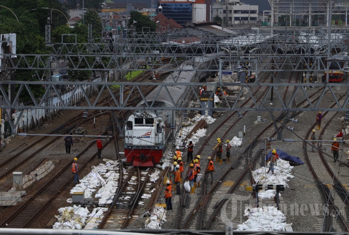 Jalur KA Double-double Track (DDT) Jatinegara-Cakung Beroperasi