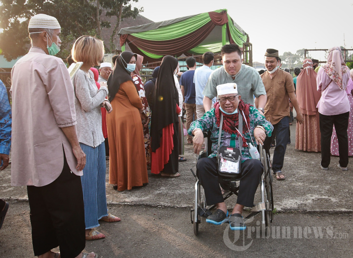 Jamaah Haji Kloter Pertama Lampung Tiba dari Arab Saudi