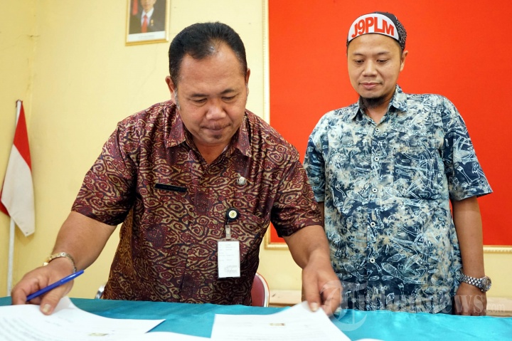 Jamselinas Sumbang Solar Panel untuk Embung Doho Wonogiri
