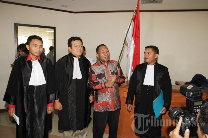 Jannes Johan Karubaba Jalani Sidang Dakwaan