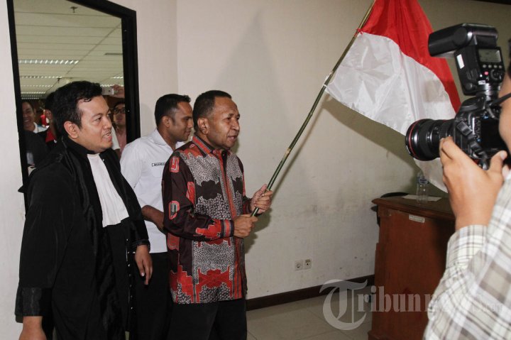 Jannes Johan Karubaba Jalani Sidang Dakwaan
