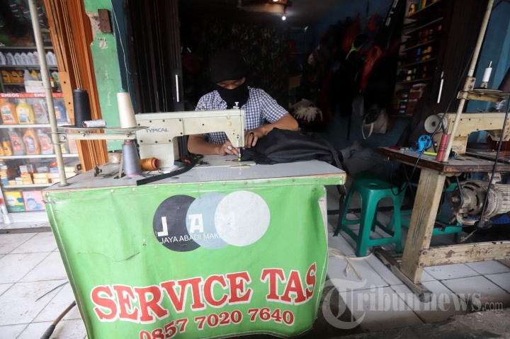 Jasa Perbaikan Tas Bertahan di Tengah Pandemi Covid-19