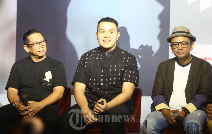 Jelang Konser Monokrom Tulus