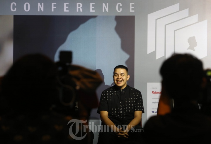 Jelang Konser Monokrom Tulus