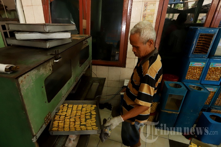 Jelang Lebaran Produksi Kue Kering Meningkat