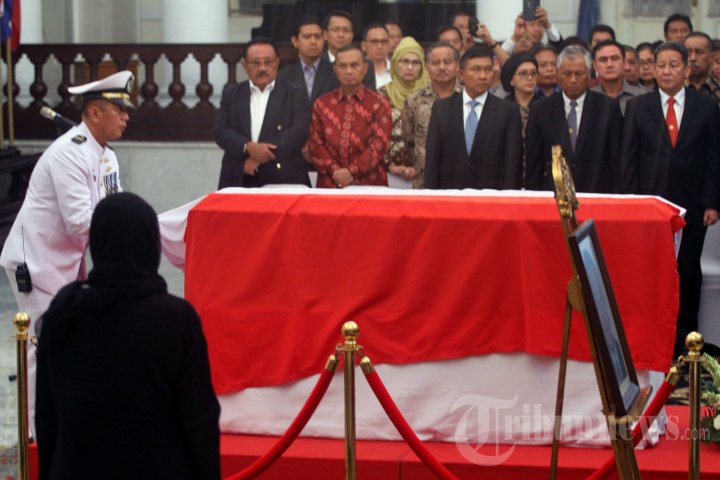 Jenazah Burhan Muhammad Disemayamkan di Gedung Pancasila