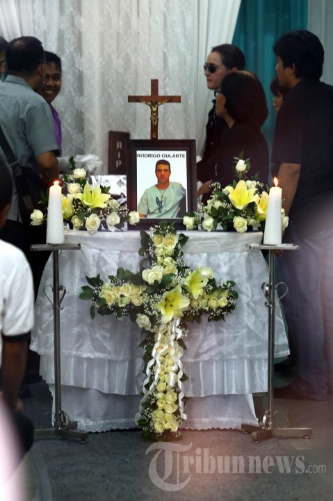 Jenazah Rodrigo Gularte Disemayamkan