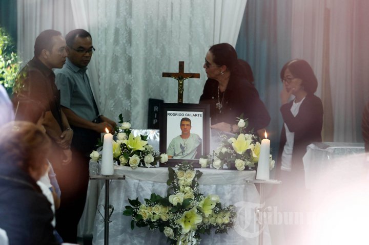 Jenazah Rodrigo Gularte Disemayamkan
