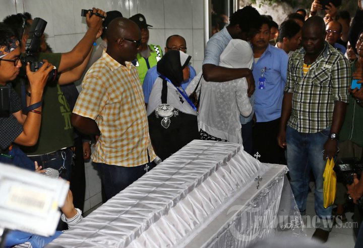 Jenazah Sylvester Obiekwe Nwolise Disemayamkan