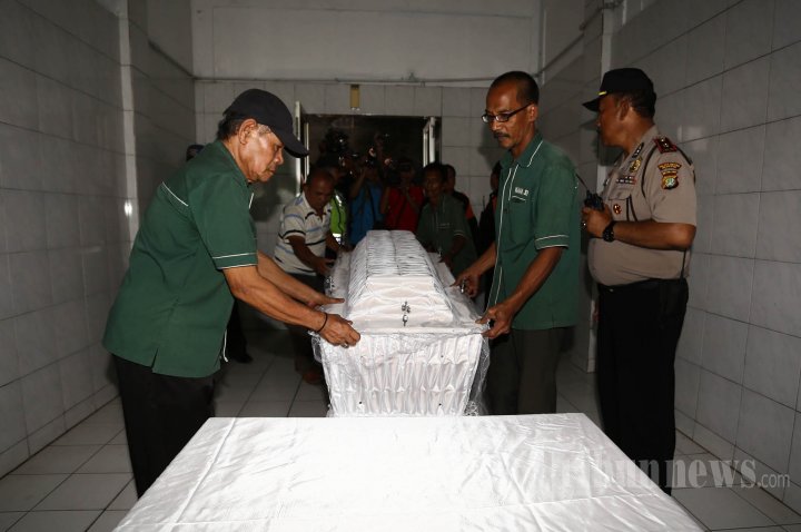 Jenazah Sylvester Obiekwe Nwolise Disemayamkan